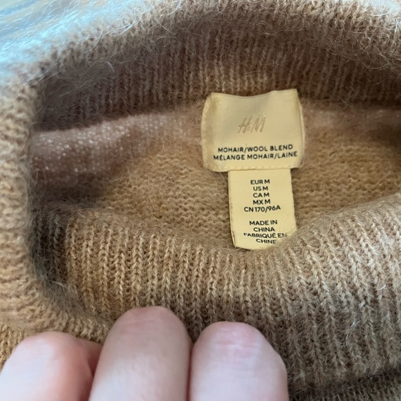 H and M Wool Blend Sweater, Camel Colour Size M - Picture 2 of 6
